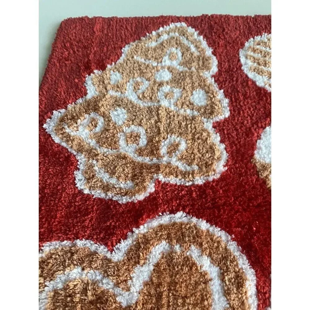 BETSEY JOHNSON Gingerbread Christmas‎ NOVELTY BATH MAT Non Slip 20” X 30” NEW
